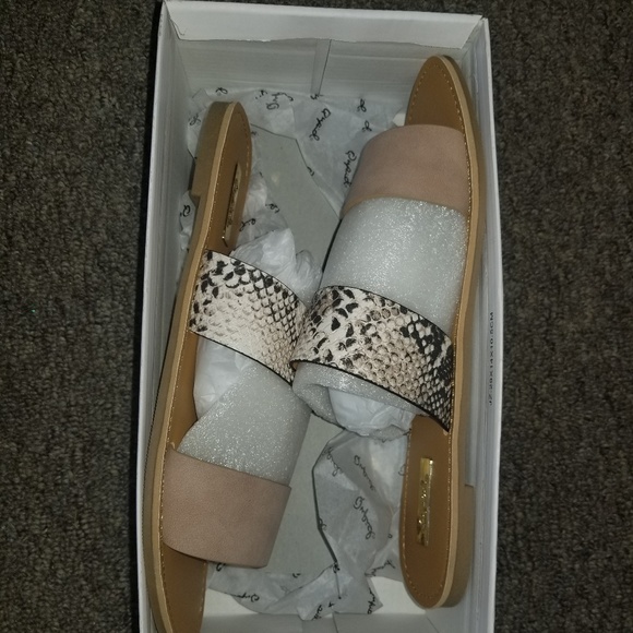 Sandals - Picture 4 of 4